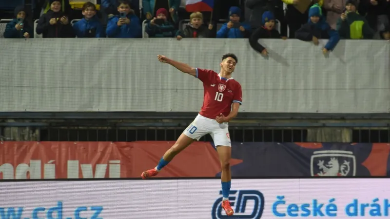 Mojmír Chytil se raduje z gólu v reprezentačním dresu