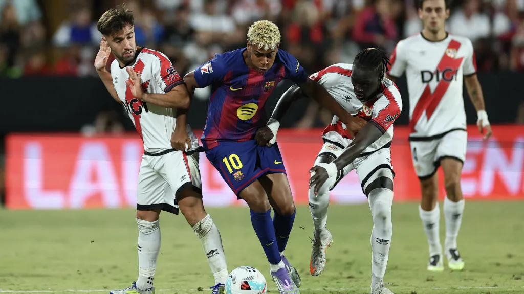 Lamine Yamal v obležení hráčů Vallecana