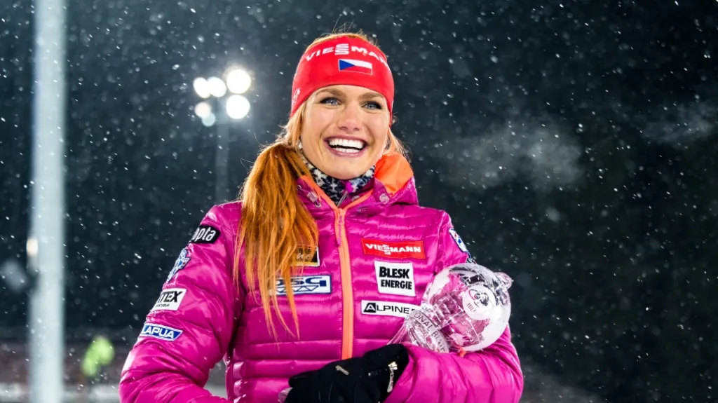 Gabriela Soukalová s malým křišťálovým glóbem za sprint