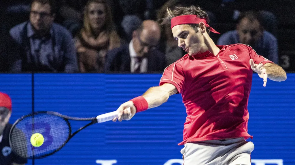 Federer v semifinále v Basileji