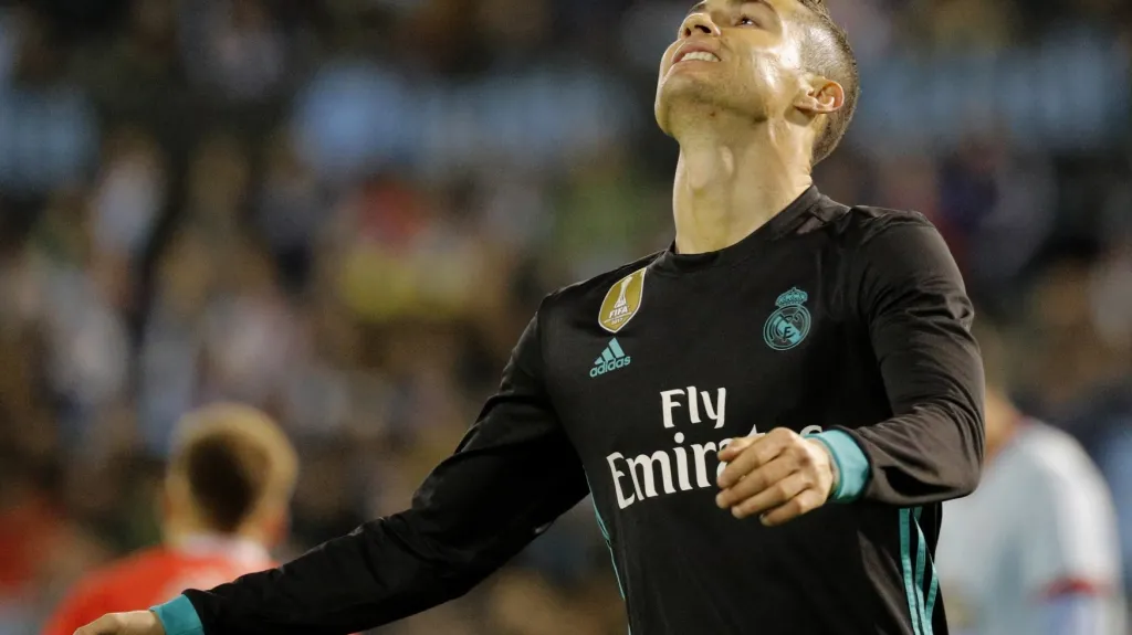 Zklamaný Cristiano Ronaldo z Realu Madrid v utkání s Tottenhamem