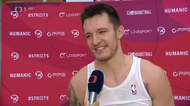 Krejčí předával basketbalové zkušenosti dětem