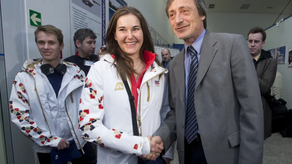 Šárku Strachovou do Soči vyprovodil novopečený ministr obrany Martin Stropnický