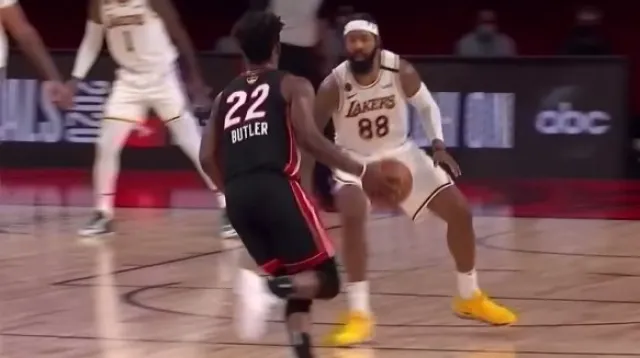 Hráči Miami přibrzdili ve finále NBA Lakers