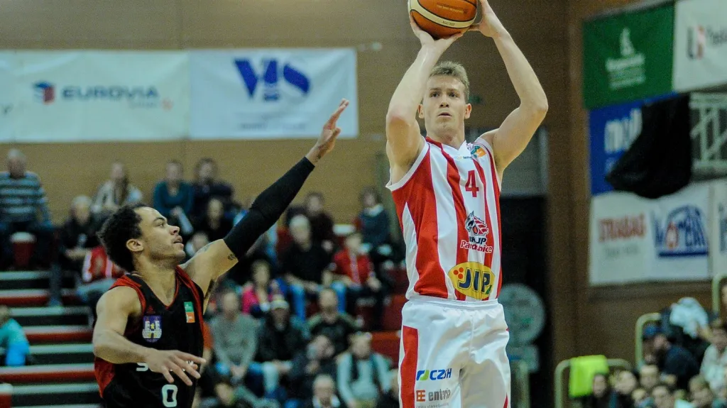 Tomáš Vyoral v dresu Pardubic