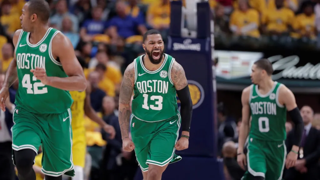 Basketbalisté Bostonu v čele s radujícím se Marcusem Morrisem