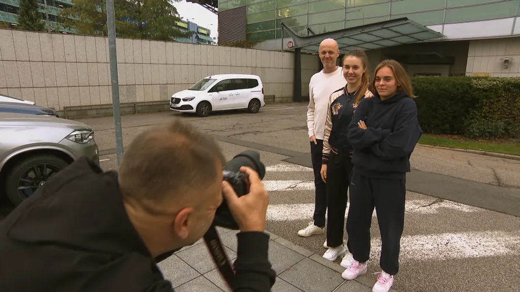 České tenistky před odletem na turnaj o Pohár Billie Jean Kingové