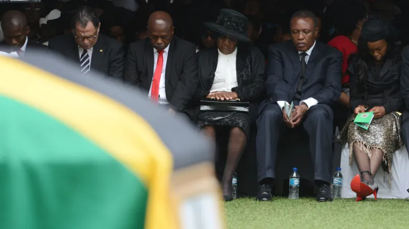 Rodina Senza Meyiwy během pohřbu