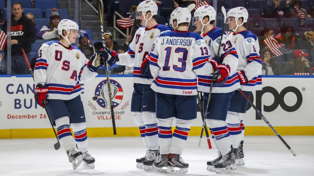 Radost hokejistů USA