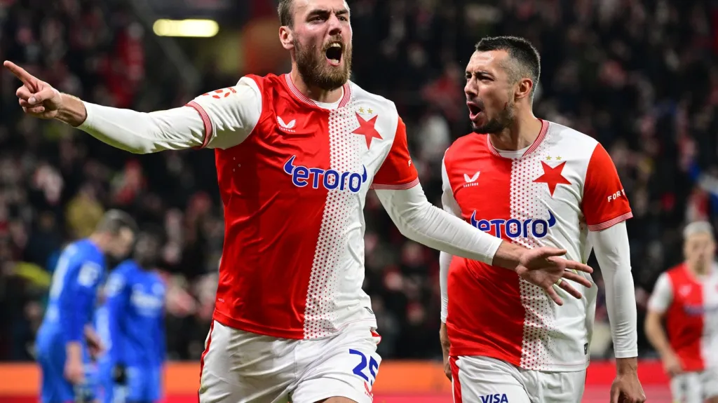 Útočník Slavie Tomáš Chorý slaví gól v síti Liberce