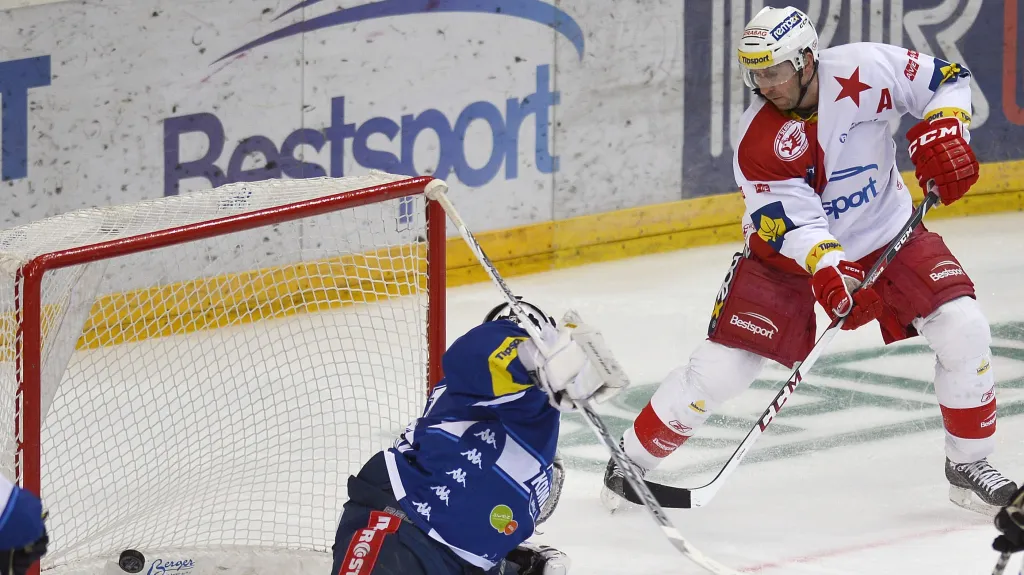 Jaroslav Bednář skóruje