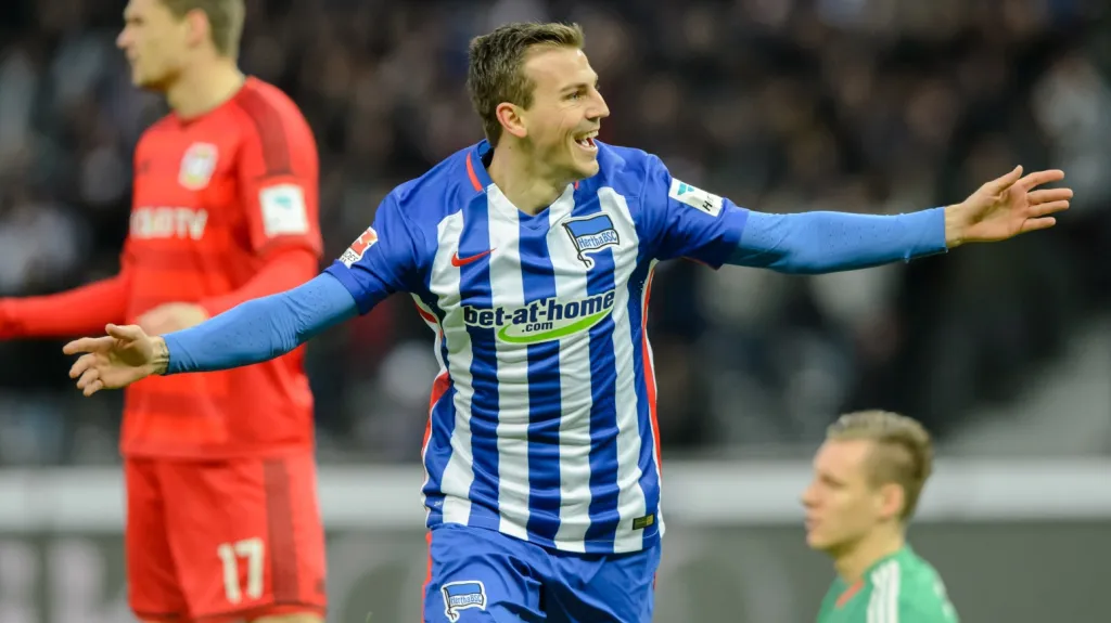 Vladimír Darida z Herthy se raduje ze vstřelené branky