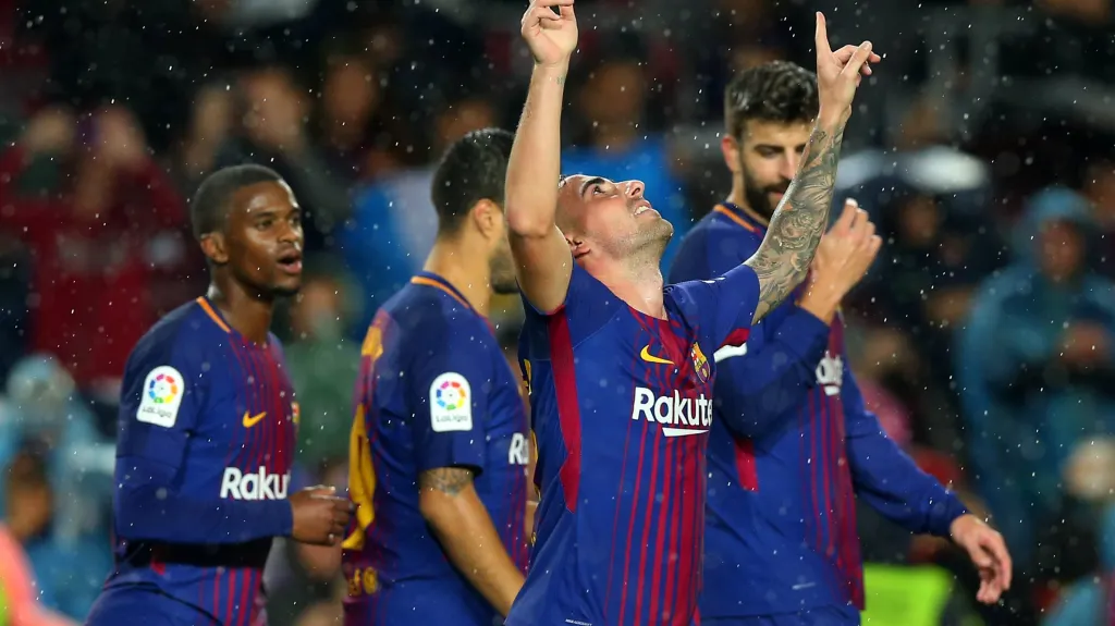 Paco Alcácer se raduje z gólu proti Seville