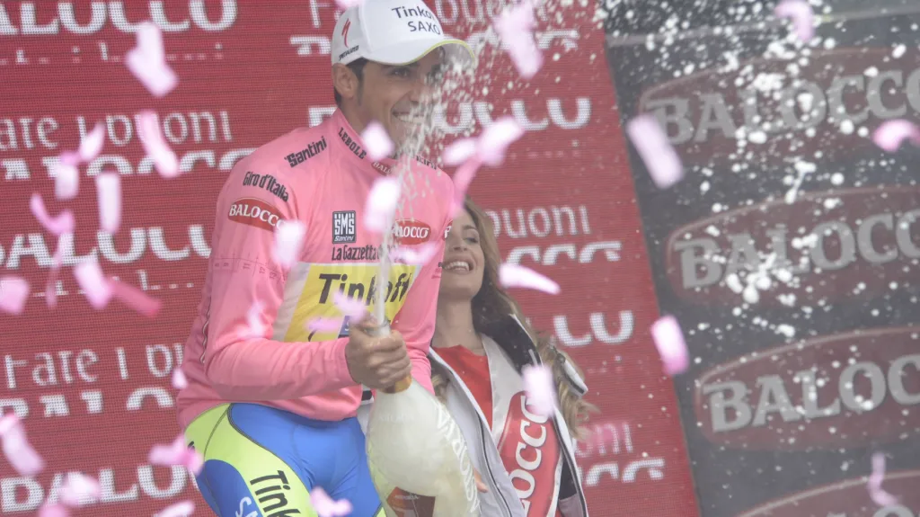 Alberto Contador na pódiu Giro d'Italia