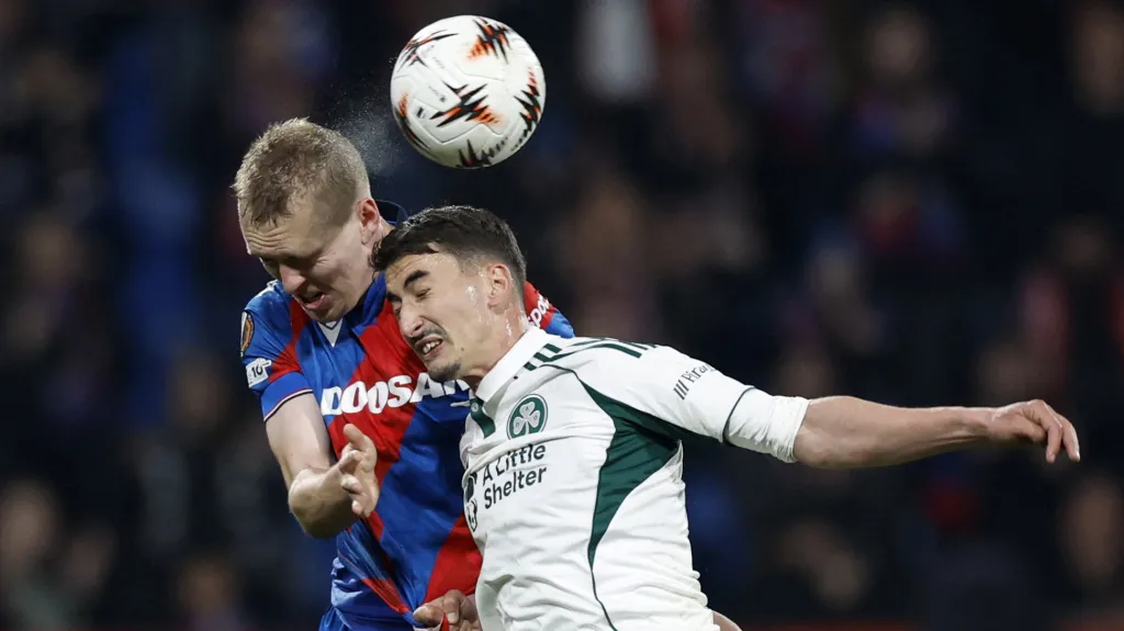 Karel Spáčil a Filip Djuričič v utkání Plzně s Panathinaikosem