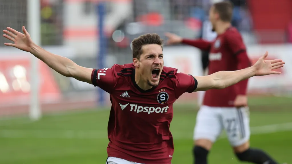 Slavící Lukáš Sadílek