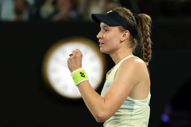 Rybakinová poprvé vyhrála Australian Open, ve finále zdolala Sabalenkovou