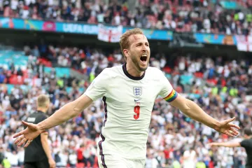 Angličan Harry Kane slaví gól v síti Německa