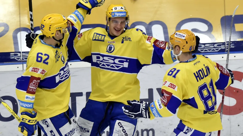 Radující se zlínští hokejisté