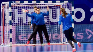 Házenkářky jezdí na tréninky s předstihem kvůli stávkám