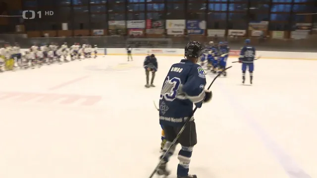 Biatlonisté si zahráli hokej pro dobrou věc