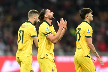 AS Řím dvěma góly v závěru otočil zápas v Parmě, AC Milán marně dotahoval Atalantu