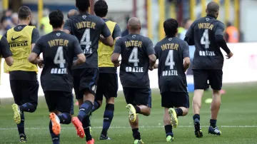 Hráči Interu se loučí se Zanettim