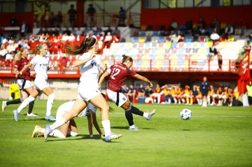 Eliška Sonntagová ze Sparty se gólově prosazuje proti Slovácku