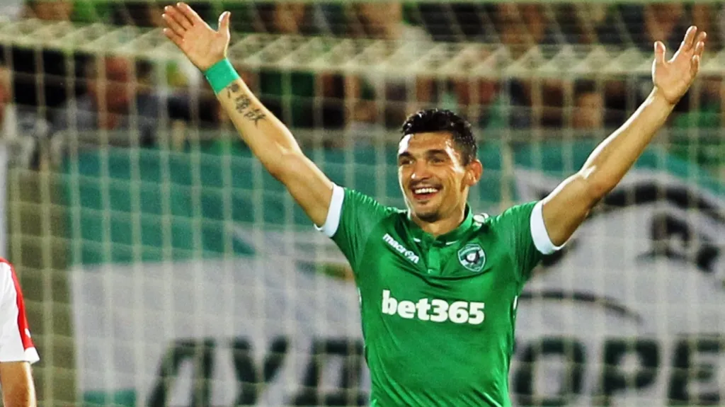 Claudiu Keseru z Ludogorce Razgrad se raduje z gólu
