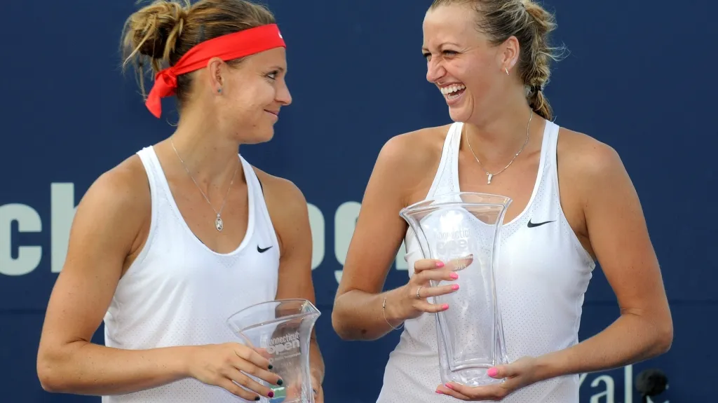 Lucie Šafářová a Petra Kvitová po finále v New Havenu