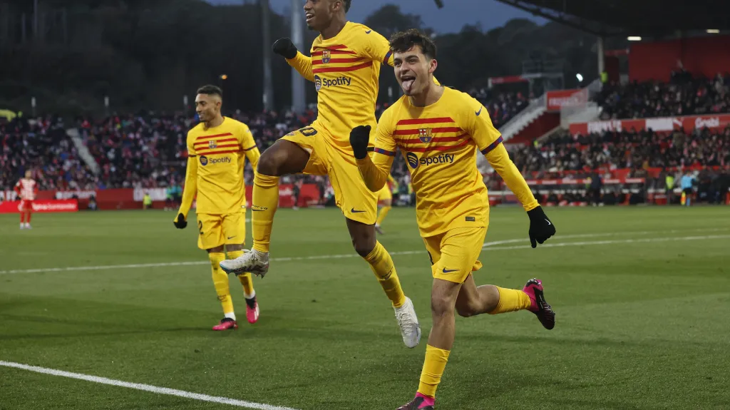 Pedri (vpravo) oslavuje gól v Gironě