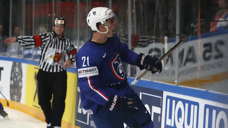 Antoine Roussel se raduje z branky