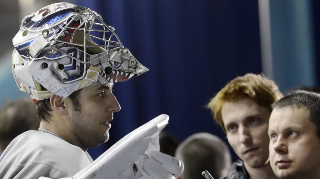 Ondřej Pavelec pod palbou otázek novinářů