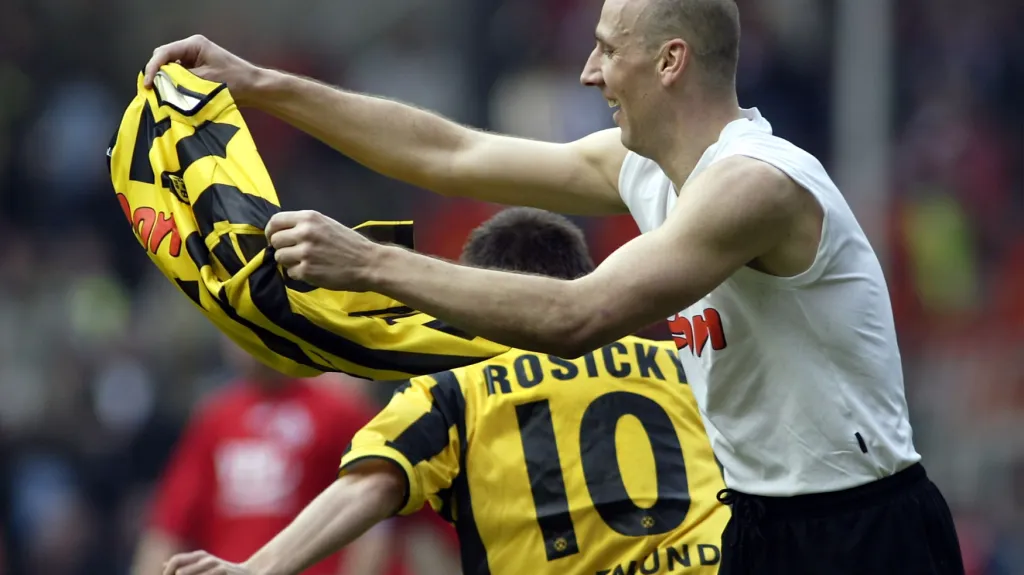 Jan Koller (v pozadí Tomáš Rosický)