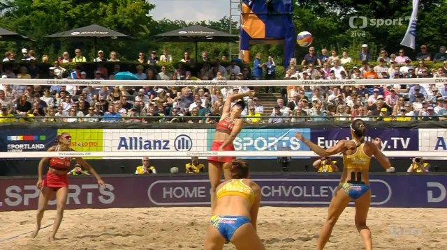 Závěr druhého setu utkání Hladunová, Lazarenková – Vieiraová, Chamereauová