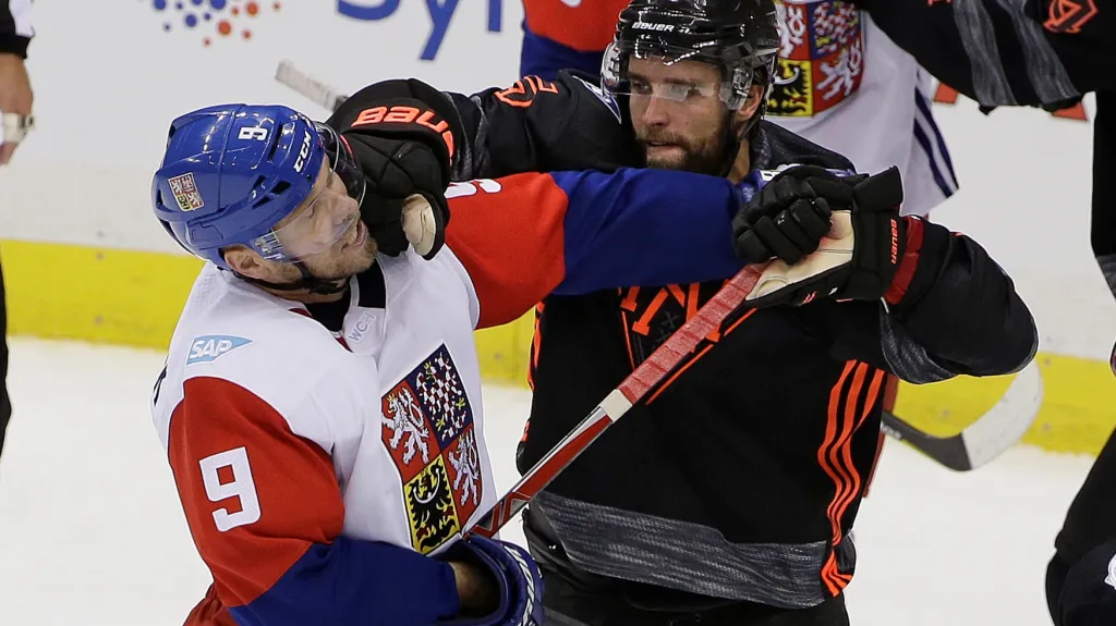 Milan Michálek (vlevo) a Aaron Ekblad