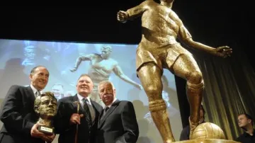 Josef Masopust a jeho socha