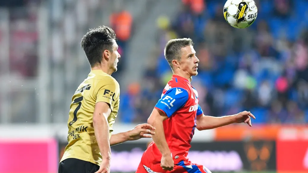 Adam Vlkanova (vpravo) v akci