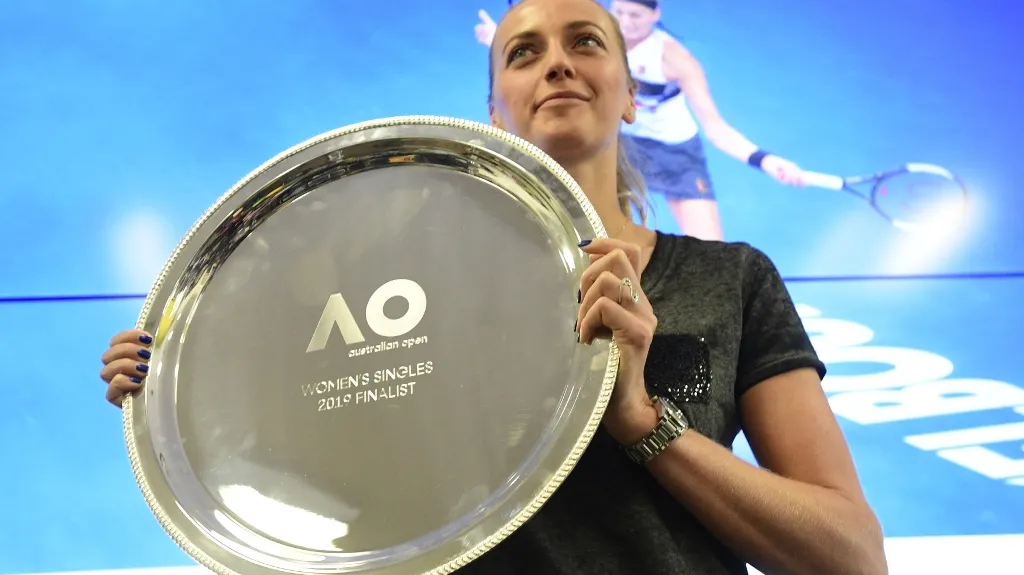 Petra Kvitová se stříbrnou trofejí z Australian Open