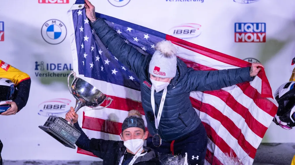 Humpriesová s Jonesovou slaví titul mistryň světa 