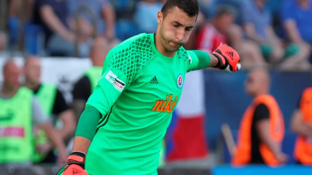 Brankář Dominik Greif v dresu Slovanu Bratislava