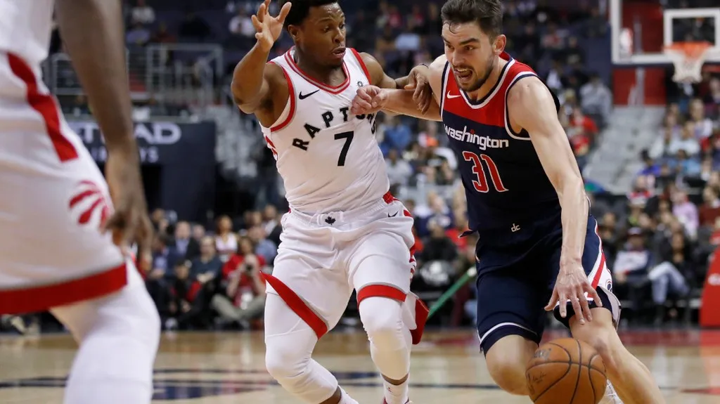 Tomáš Satoranský v utkání proti Torontu