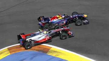 Sebastian Vettel a Lewis Hamilton