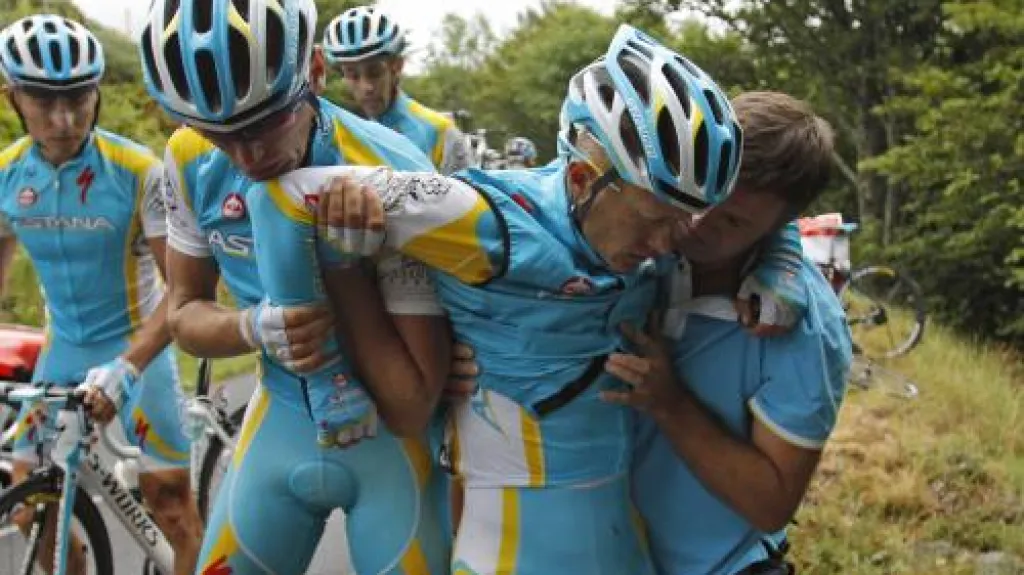 Alexandr Vinokurov po pádu na Tour