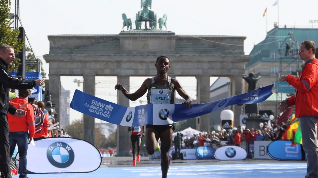 Vítěz Berlínského maratonu Kenenisa Bekele