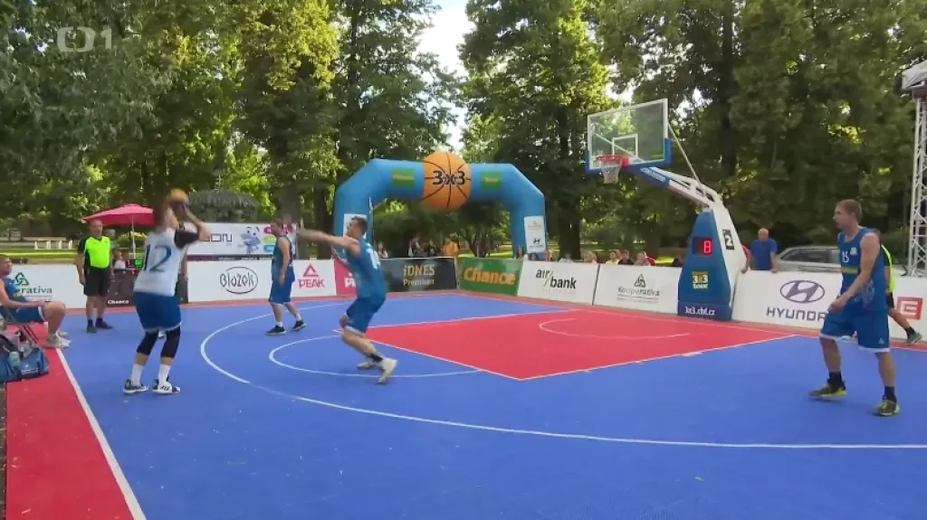 Poděbradská kolonáda patřila basketbalistům, zájem byl enormní