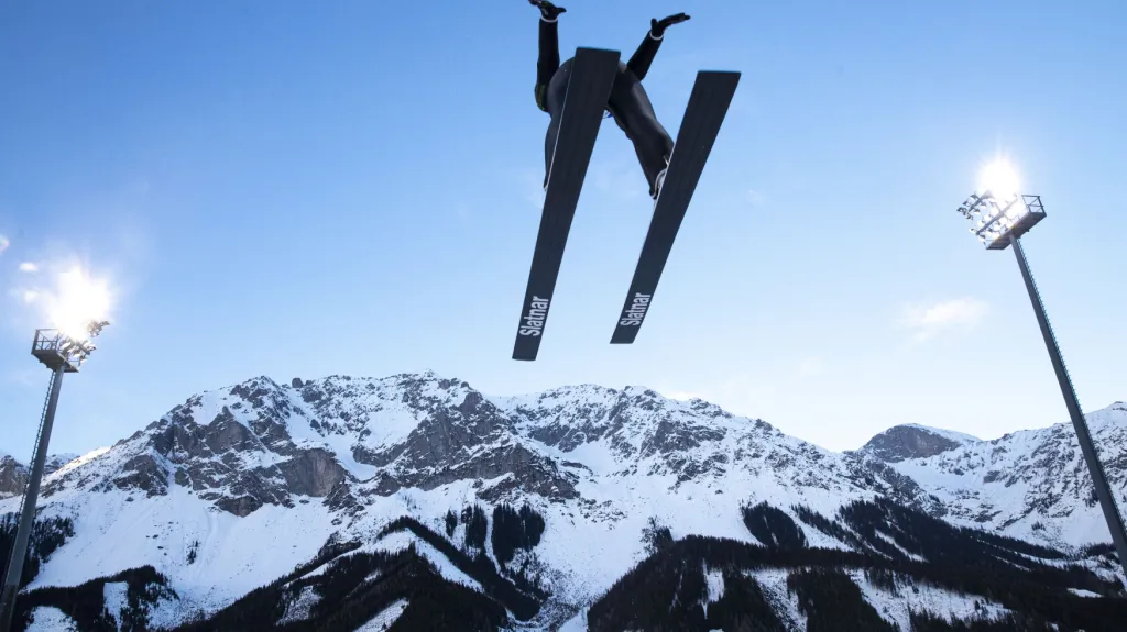 Skoky na lyžích žen (ilustrační)