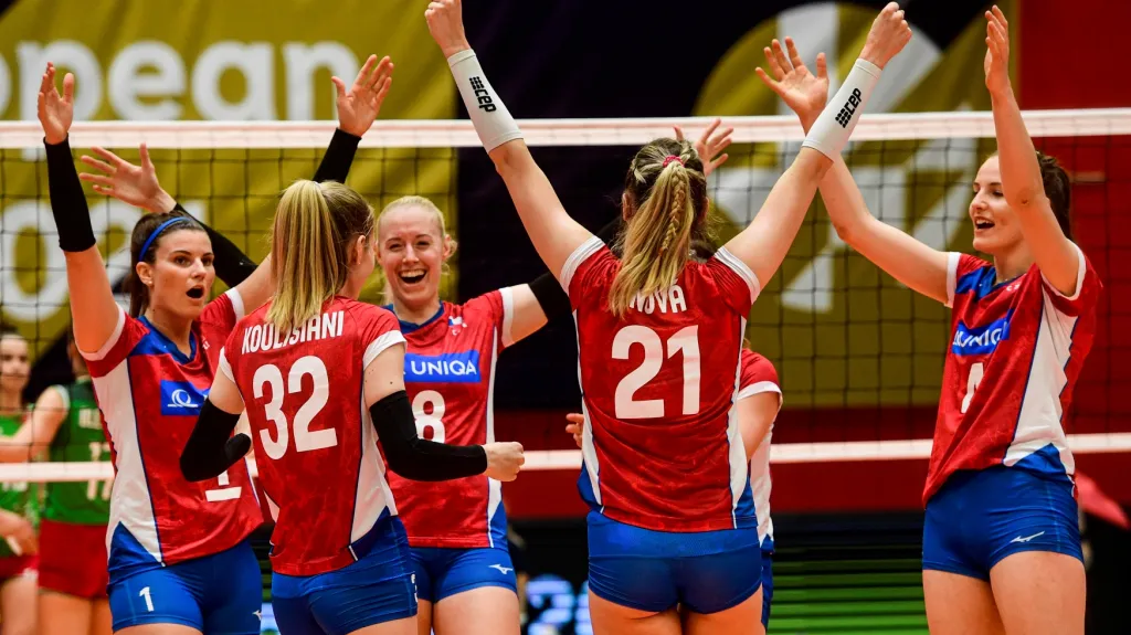 České volejbalistky se radují z výhry