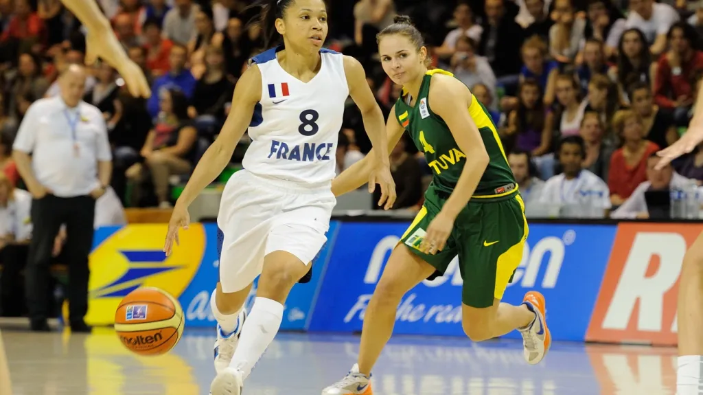 Litevské basketbalistky v utkání proti Francii