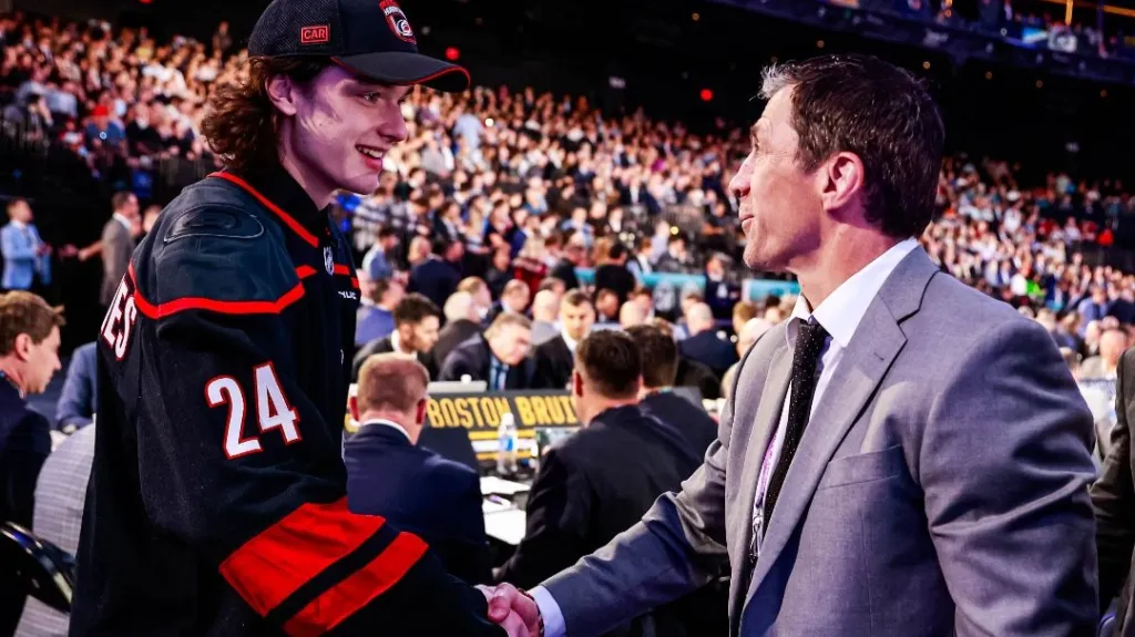 Dominik Badinka při draftu NHL